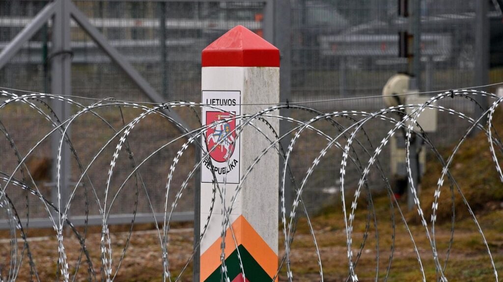 Литва готовит новое обращение к Беларуси о возврате более тысячи заблокированных грузовиков