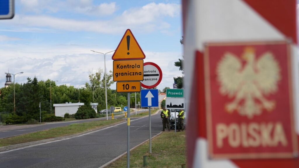 Польша назвала дату открытия двух пунктов пропуска на границе с Беларусью