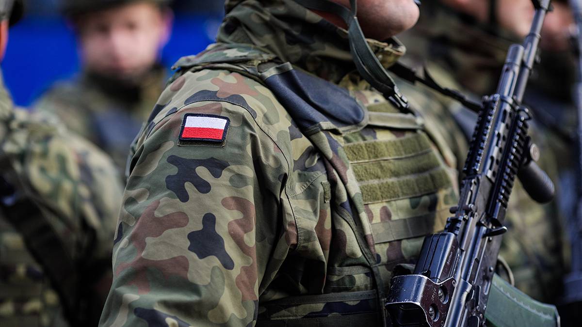 Польша начала спецоперацию после взрыва на железной дороге