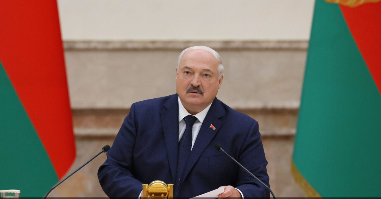 Президент Беларуси помиловал 31 гражданина Украины