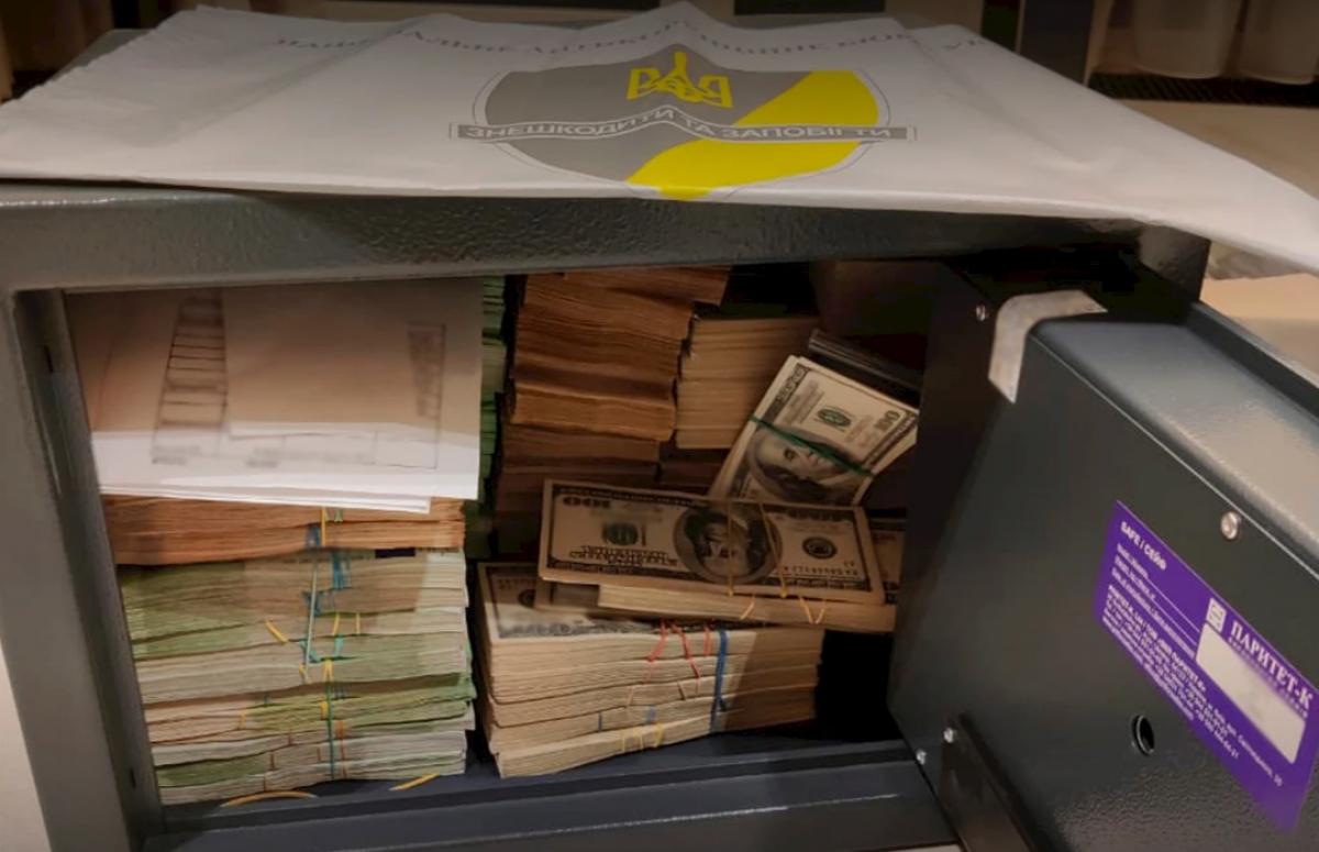 "Мидас" Зеленского: коррупция в энергетике, долларовый след США и политический цугцванг