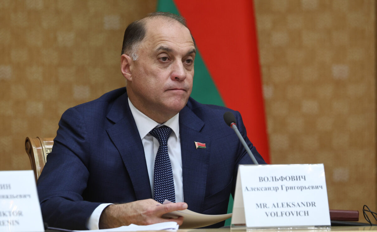 Вольфович: авиационная разведка Запада ежесуточно курсирует у границ РБ