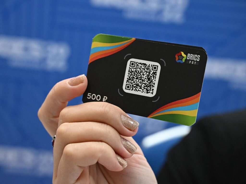 БРИКС бросает вызов SWIFT: запускается собственная платежная система BRICS Pay