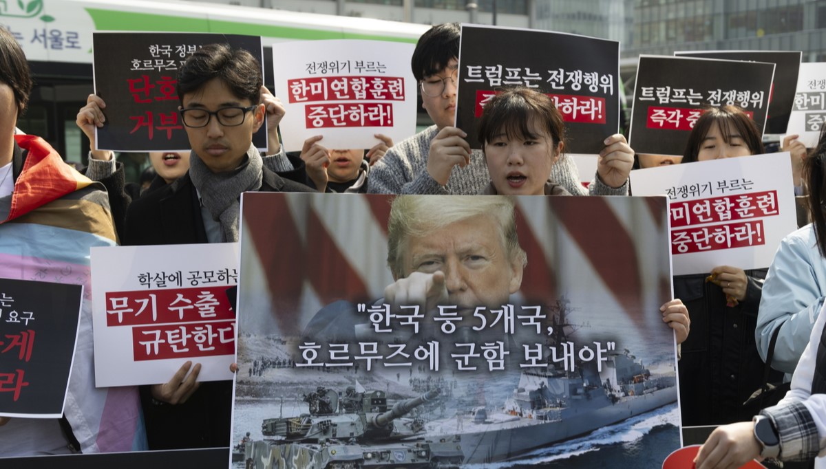 «Дырявый зонтик»: как Тегеран вынудил Трампа просить помощи у всего мира