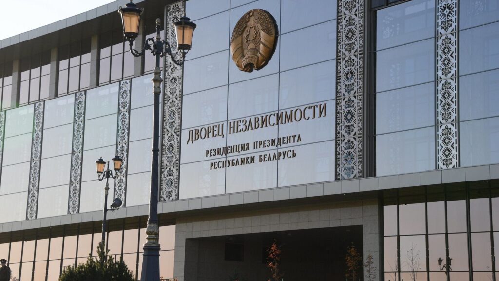 Лукашенко срочно обсудил конфликт на Ближнем Востоке с послом Ирана