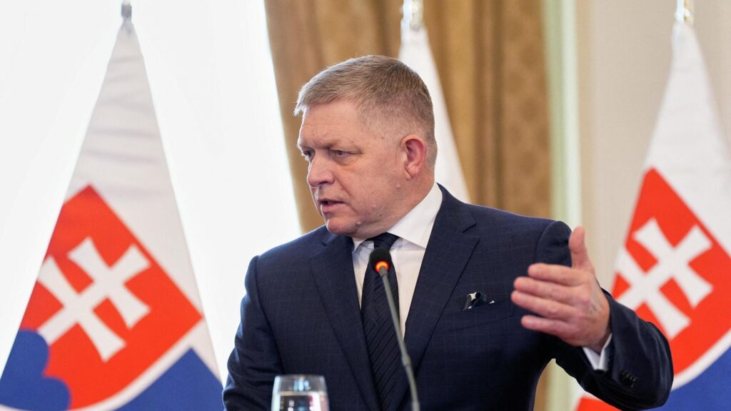 Фицо пригрозил ЕС: Словакия может заблокировать кредит Украине