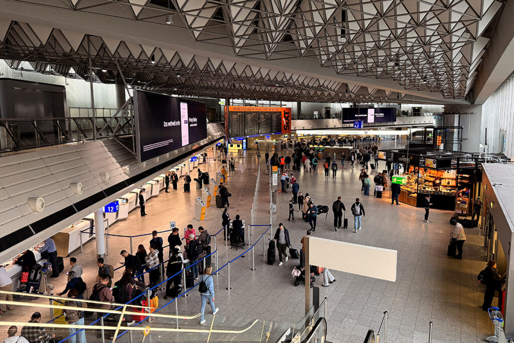 Забастовка пилотов Lufthansa парализует рейсы: отменены сотни вылетов