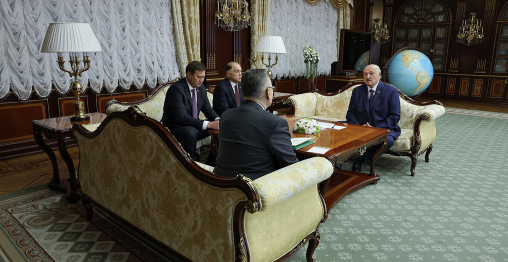 Лукашенко заявил, что Трамп «обнажил» Запад, и призвал остановить конфликт вокруг Ирана