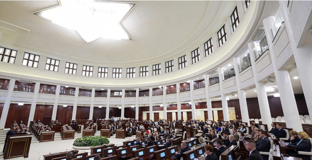 Парламент усиливает правительство: в Беларуси приняли важный закон о Совмине