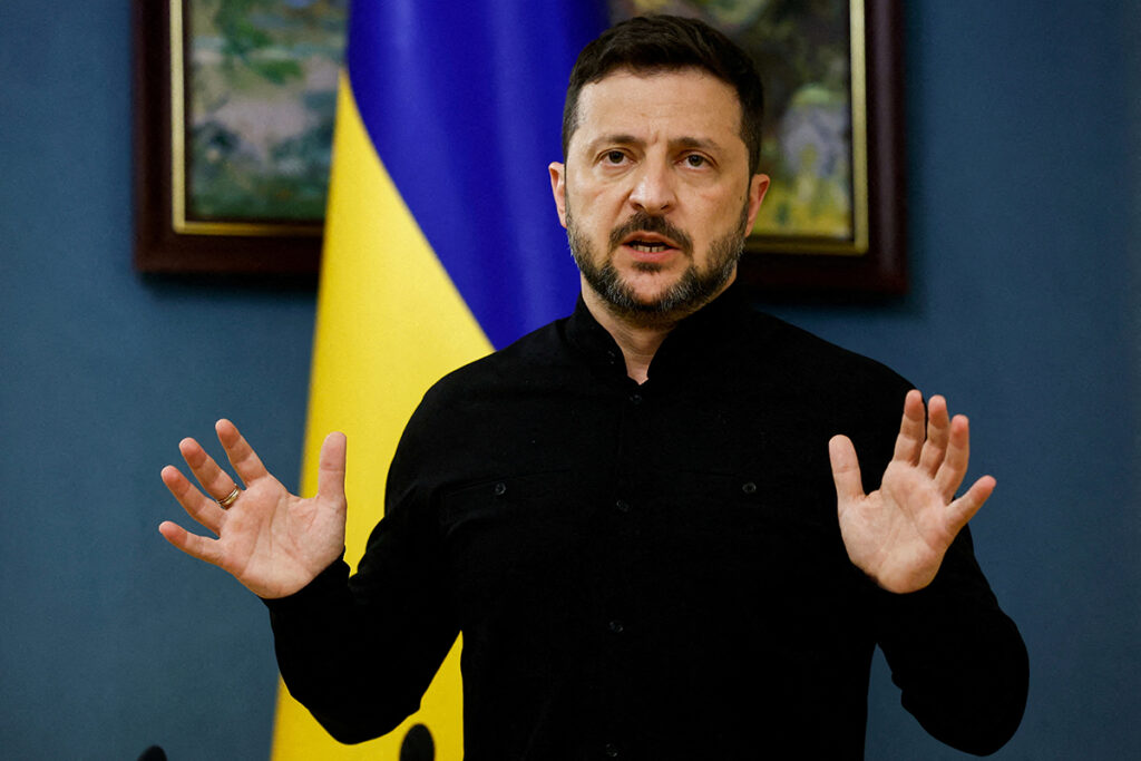 Зеленский пригрозил ударом дронами по Москве 9 мая