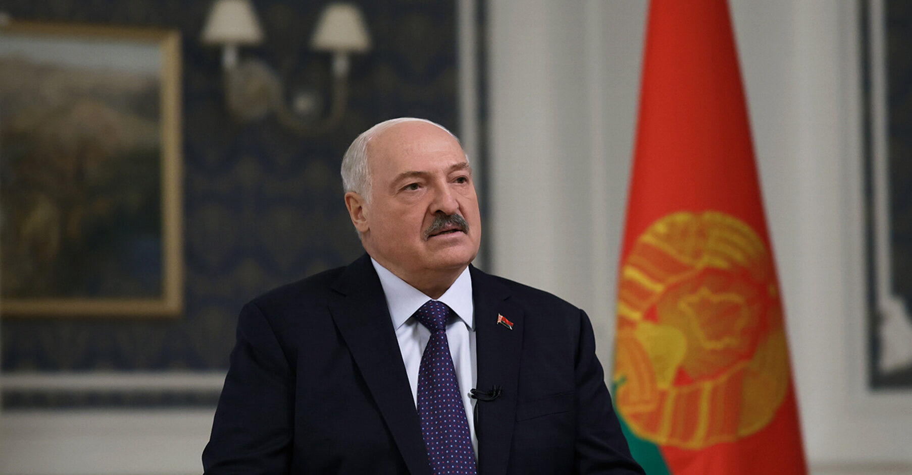 Лукашенко назвал неуклюжими заявления Зеленского об угрозе со стороны Беларуси