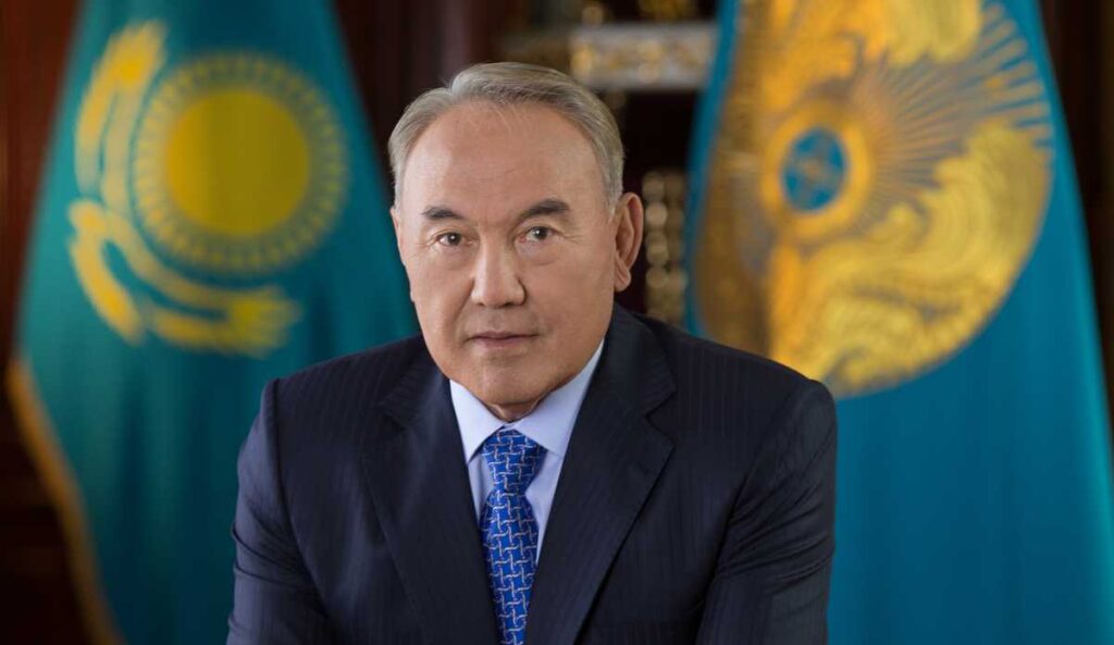 Лукашенко поздравил Назарбаева и отметил его вклад в развитие Казахстана