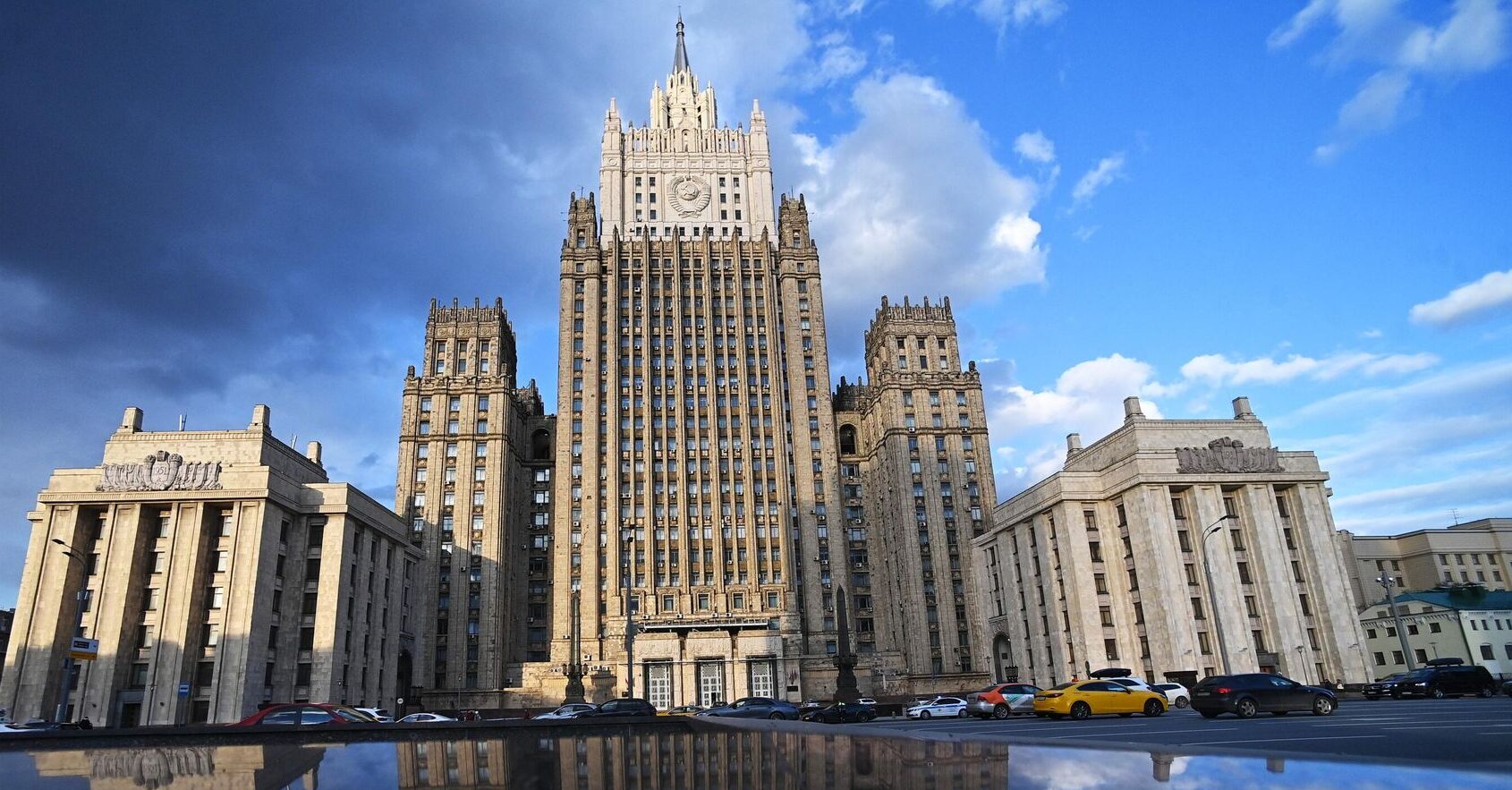 МИД РФ обвинил Киев в атаках на гражданские объекты ради получения финансирования