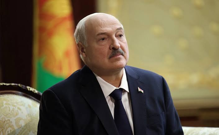 Лукашенко выступил за дальнейшее развитие отношений Минска с Ватиканом