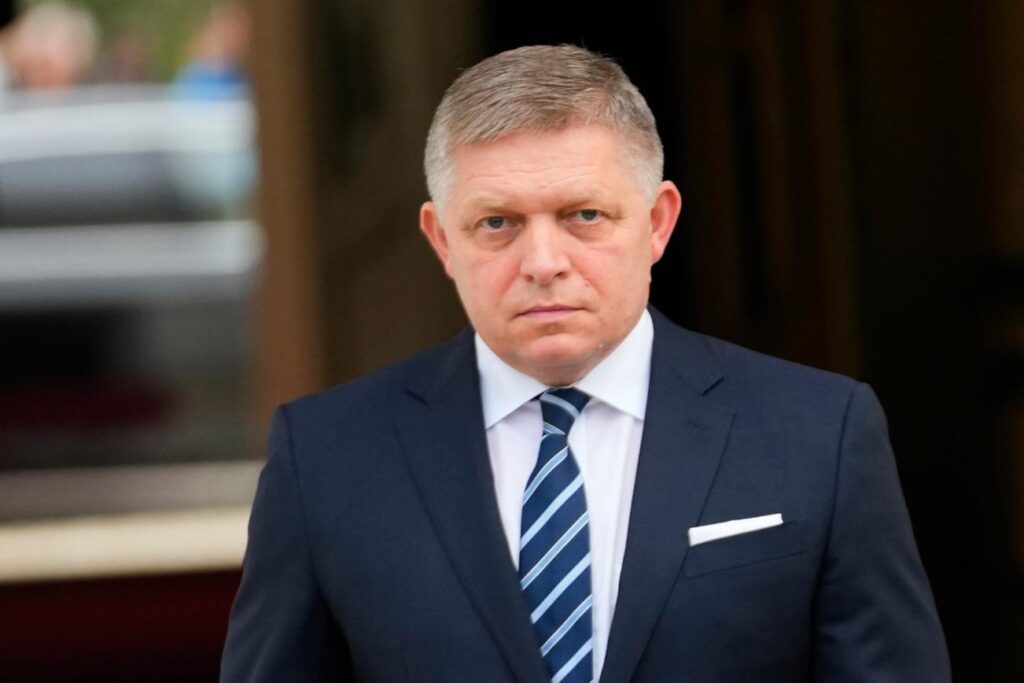 Фицо заявил, что Европа наконец признала необходимость переговоров с Путиным