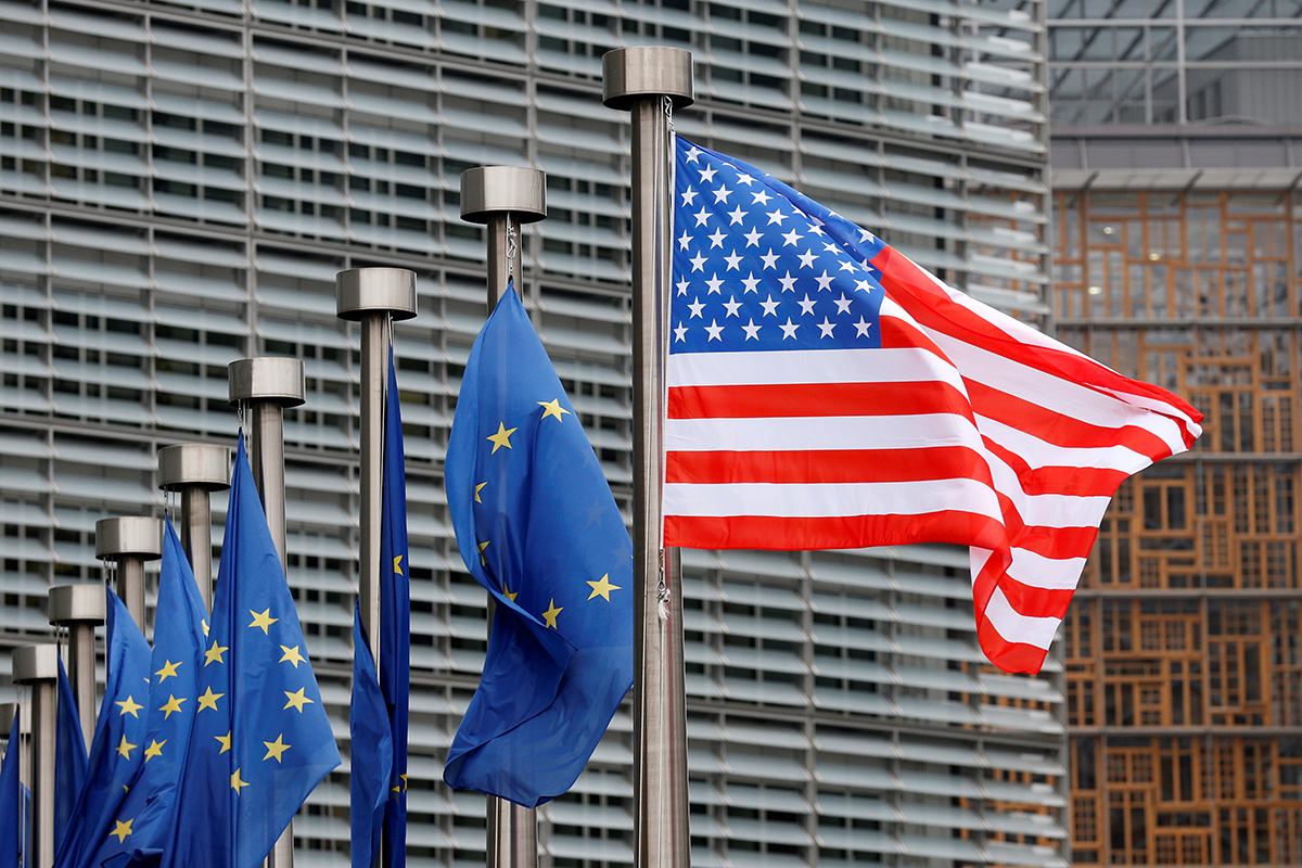 Посол США в ЕС предупредил об уходе американских компаний из Брюсселя